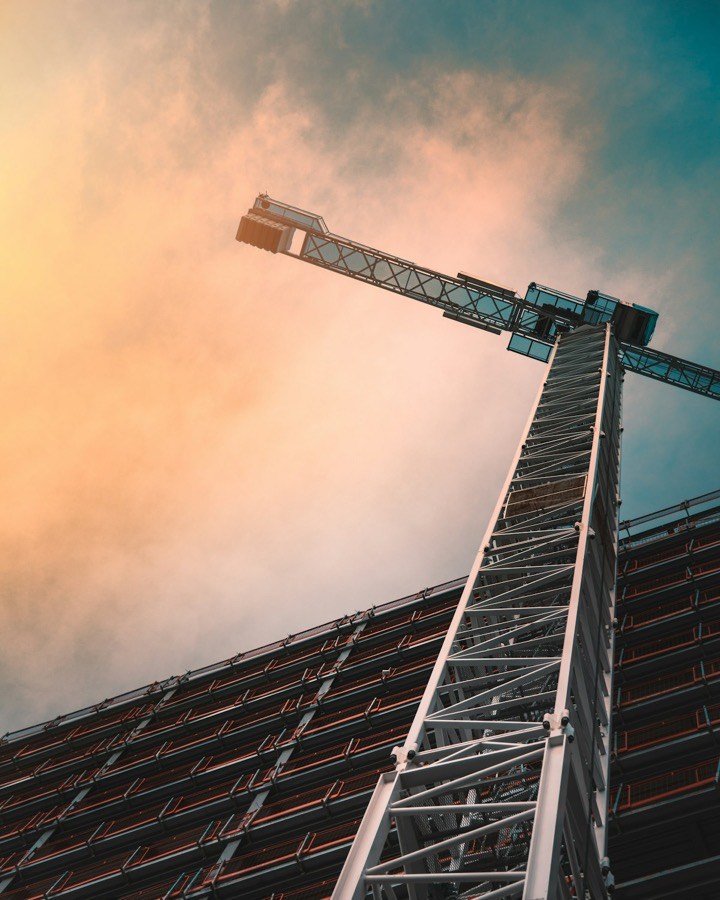 Tower crane used for lifting and installation work